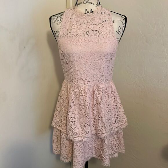 Express Pink Lace Tiered Style Dress Feminine Contemporary Boho Cottage Core - Picture 5 of 16